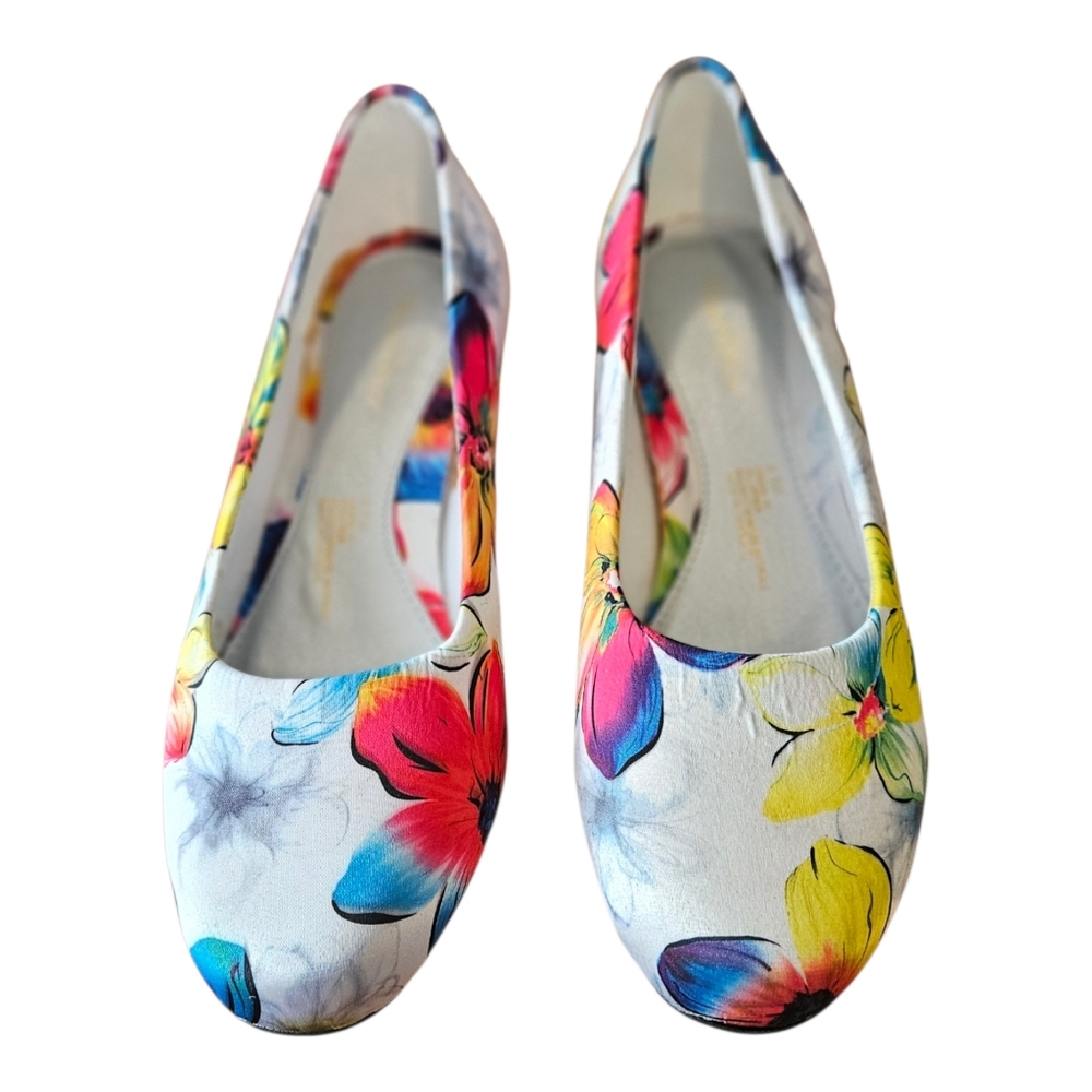 Angel Flex Womens Carol Low Heel Closed Toe Tropical Floral Pumps Size 11 M Wild